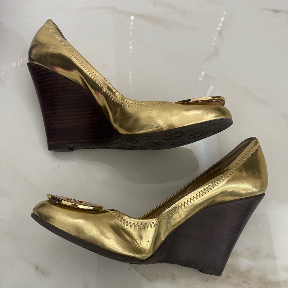 Tory Burch Gold wedges 7.5 M